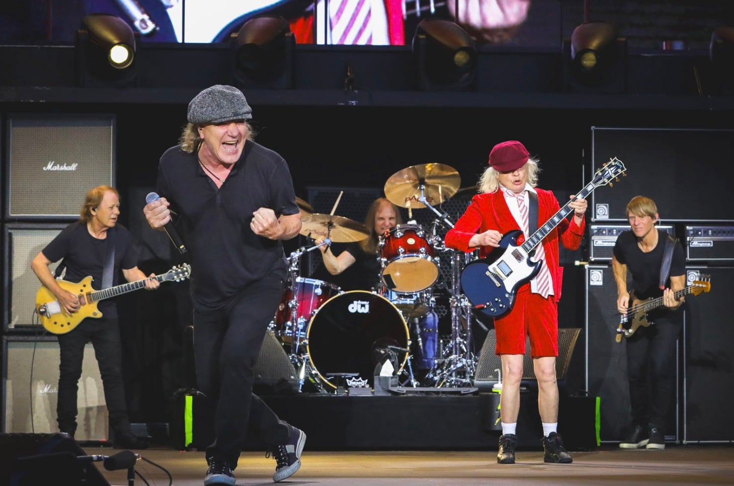 AC/DC Power Up Tour 2026 — Stevie Young hospitalized Buenos Aires